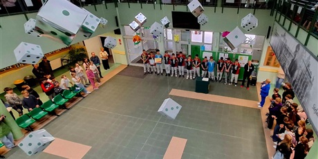 Powiększ grafikę: apel-podsumowujacy-i-semestr-701480.jpg