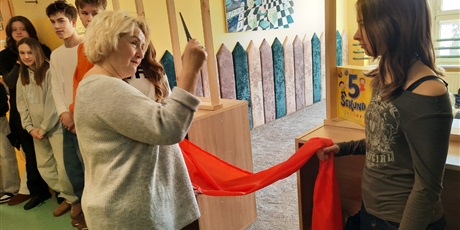 Powiększ grafikę: ciche-planszowki-nowe-miejsce-w-szkole-675876.jpg