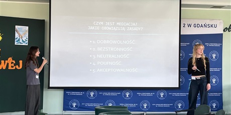 Powiększ grafikę: dzien-mediatora-w-zso2-717639.jpg