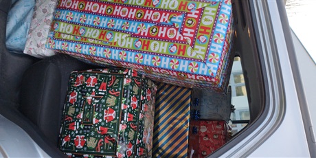 Powiększ grafikę: grudniowa-charytatywna-akcja-swiateczna-klasa-1-3-sp33-666505.jpg