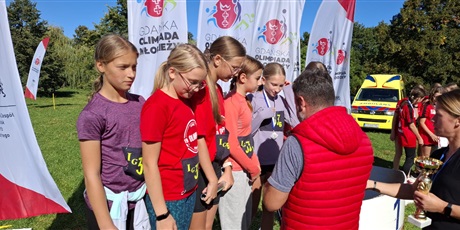 Powiększ grafikę: medale-na-sztafetowych-biegach-przelajowych-640256.jpg