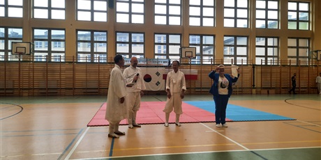 Powiększ grafikę: pokaz-taekwondo-w-naszej-szkole-701513.jpg