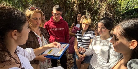 Powiększ grafikę: wear-to-care-sustainable-fashion-for-a-thirst-free-world-mobilnosc-w-grecji-660562.jpg