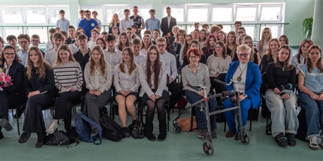 Powiększ grafikę: zapraszamy-rodzicow-na-wywiadowki-687535.jpg