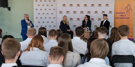 Powiększ grafikę: zapraszamy-rodzicow-na-wywiadowki-687542.jpg