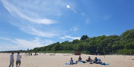 Powiększ grafikę: CZERWIEC - Latawce i piknik na plaży