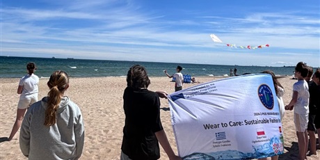 Powiększ grafikę: CZERWIEC - Latawce i piknik na plaży