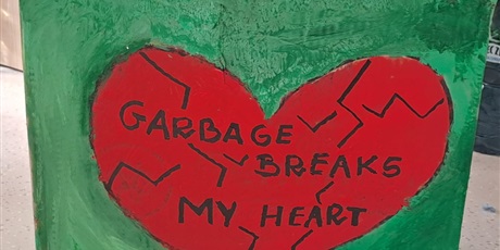 Powiększ grafikę: GARBAGE BREAKS MY HEART
